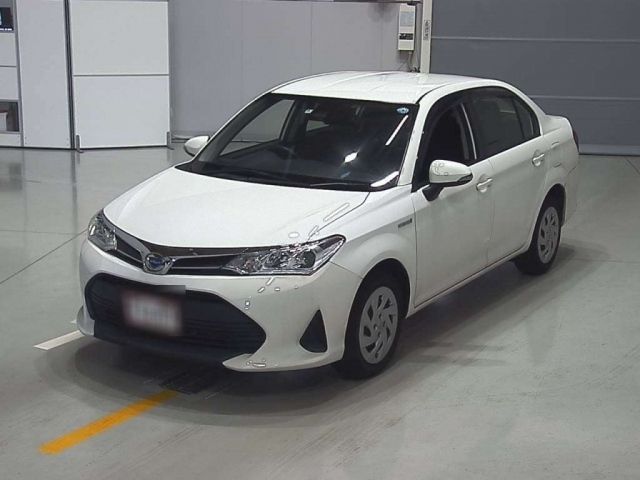 30190 Toyota Corolla axio NKE165 2018 г. (CAA Chubu)